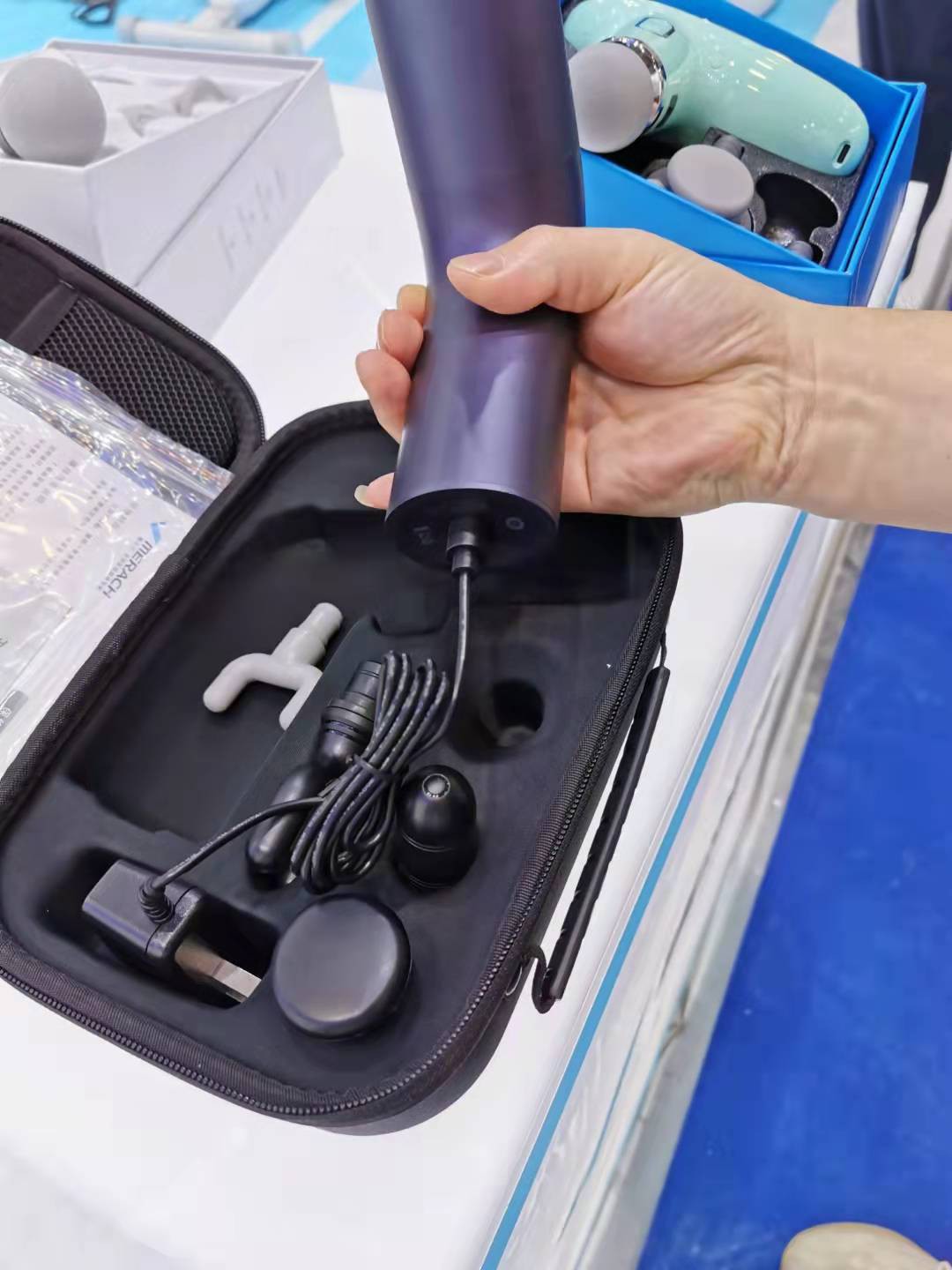 Ki jan pikèt la pogo chaj ki fèt pou aparèy la makiyaj?