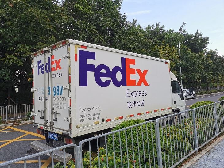 FedEx Shipping pogo pins machandiz pou kliyan yo